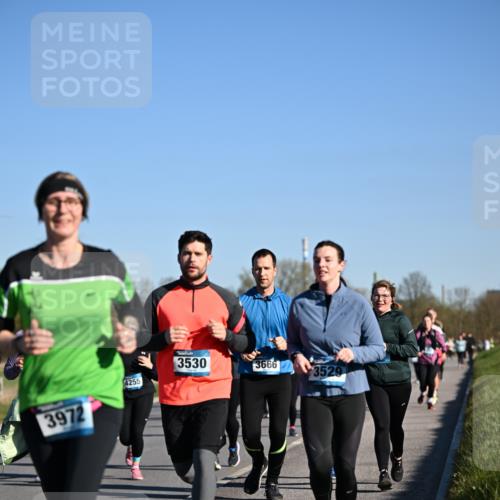06.04.2025 - 44. Internationalen Wilhelmsburger Insellauf Dr. Thomas Lammeyer http://msf.ph/oto/7561429 06.04.2025 09:36:27 Laufen 3530, 3666, 4255, 3529, 3972 meine-sportfotos.de