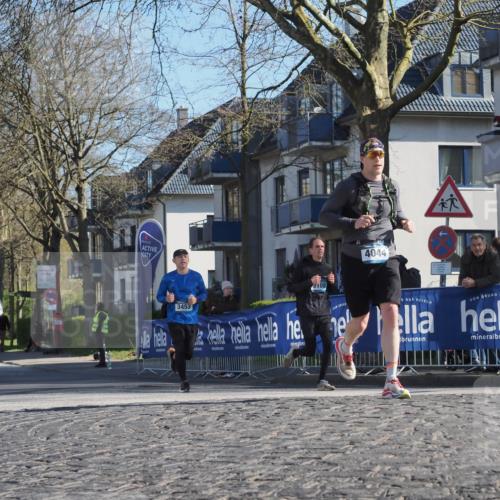 06.04.2025 - 44. Internationalen Wilhelmsburger Insellauf Luisa Fischer http://msf.ph/oto/7561454 06.04.2025 10:29:32 Ziel 108, 4044, 3453 meine-sportfotos.de