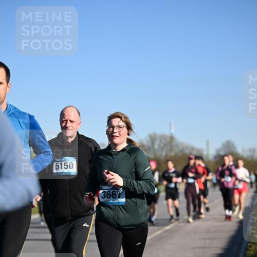 06.04.2025 - 44. Internationalen Wilhelmsburger Insellauf Dr. Thomas Lammeyer http://msf.ph/oto/7561491 06.04.2025 09:36:30 Laufen 5150, 3667 meine-sportfotos.de
