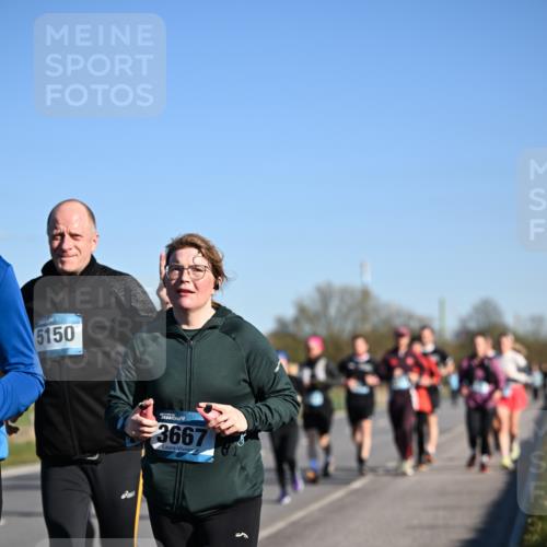 06.04.2025 - 44. Internationalen Wilhelmsburger Insellauf Dr. Thomas Lammeyer http://msf.ph/oto/7561500 06.04.2025 09:36:30 Laufen 5150, 3667 meine-sportfotos.de