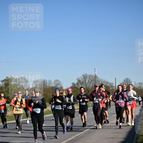 06.04.2025 - 44. Internationalen Wilhelmsburger Insellauf Dr. Thomas Lammeyer http://msf.ph/oto/7561528 06.04.2025 09:36:31 Laufen 4015, 3056, 3389, 3533, 3517, 4367, 4029 meine-sportfotos.de