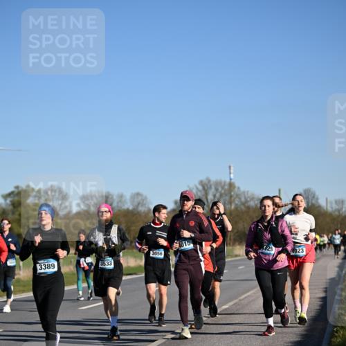 06.04.2025 - 44. Internationalen Wilhelmsburger Insellauf Dr. Thomas Lammeyer http://msf.ph/oto/7561586 06.04.2025 09:36:33 Laufen 366, 3389, 3533, 3056, 4015, 4029, 4023 meine-sportfotos.de