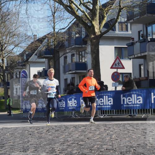 06.04.2025 - 44. Internationalen Wilhelmsburger Insellauf Luisa Fischer http://msf.ph/oto/7561622 06.04.2025 10:29:41 Ziel 37, 4238, 3795, 4121 meine-sportfotos.de