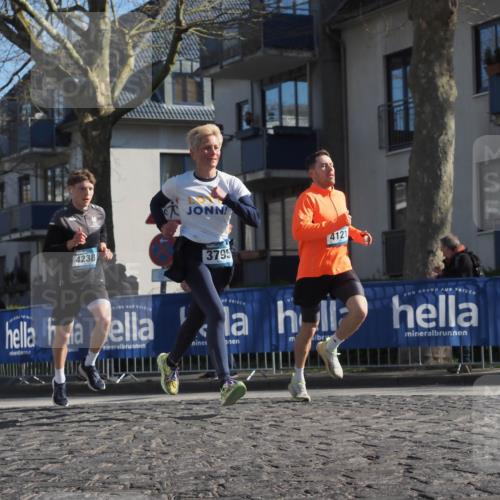 06.04.2025 - 44. Internationalen Wilhelmsburger Insellauf Luisa Fischer http://msf.ph/oto/7561633 06.04.2025 10:29:42 Ziel 4238, 3795, 4121 meine-sportfotos.de