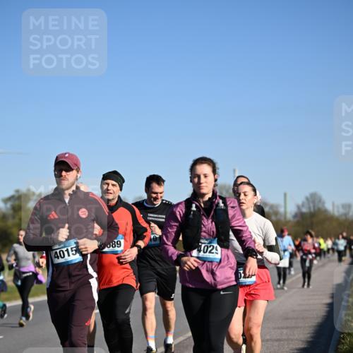 06.04.2025 - 44. Internationalen Wilhelmsburger Insellauf Dr. Thomas Lammeyer http://msf.ph/oto/7561664 06.04.2025 09:36:36 Laufen 4015, 89, 4029 meine-sportfotos.de