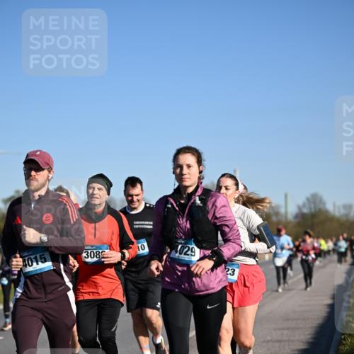 06.04.2025 - 44. Internationalen Wilhelmsburger Insellauf Dr. Thomas Lammeyer http://msf.ph/oto/7561673 06.04.2025 09:36:36 Laufen 4015, 308, 10, 029, 23 meine-sportfotos.de