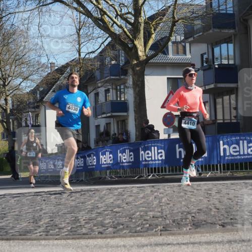 06.04.2025 - 44. Internationalen Wilhelmsburger Insellauf Luisa Fischer http://msf.ph/oto/7561675 06.04.2025 10:30:05 Ziel 4413, 4030, 4410 meine-sportfotos.de