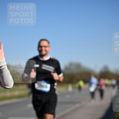 06.04.2025 - 44. Internationalen Wilhelmsburger Insellauf Dr. Thomas Lammeyer http://msf.ph/oto/7561743 06.04.2025 09:36:38 Laufen  meine-sportfotos.de
