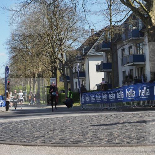 06.04.2025 - 44. Internationalen Wilhelmsburger Insellauf Luisa Fischer http://msf.ph/oto/7561754 06.04.2025 10:30:12 Ziel 3562 meine-sportfotos.de