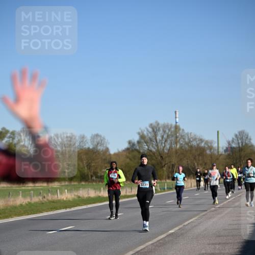 06.04.2025 - 44. Internationalen Wilhelmsburger Insellauf Dr. Thomas Lammeyer http://msf.ph/oto/7561882 06.04.2025 09:36:46 Laufen 5106, 3239, 3157 meine-sportfotos.de