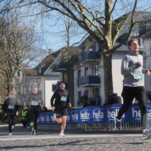 06.04.2025 - 44. Internationalen Wilhelmsburger Insellauf Luisa Fischer http://msf.ph/oto/7562082 06.04.2025 10:30:36 Ziel 4472, 4471, 4419, 4370, 10 meine-sportfotos.de