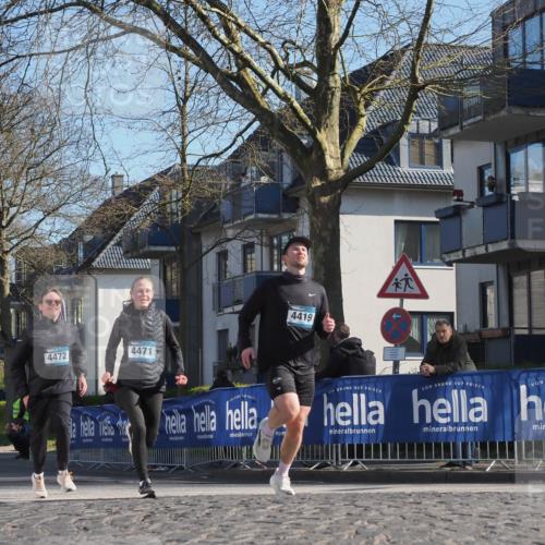 06.04.2025 - 44. Internationalen Wilhelmsburger Insellauf Luisa Fischer http://msf.ph/oto/7562103 06.04.2025 10:30:37 Ziel 4472, 4471, 4419 meine-sportfotos.de
