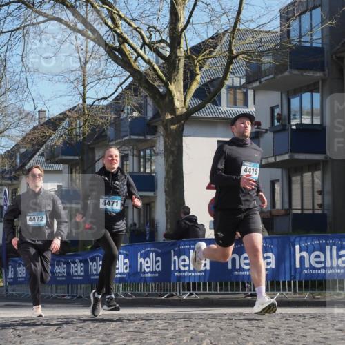 06.04.2025 - 44. Internationalen Wilhelmsburger Insellauf Luisa Fischer http://msf.ph/oto/7562118 06.04.2025 10:30:38 Ziel 4472, 4471, 4419 meine-sportfotos.de