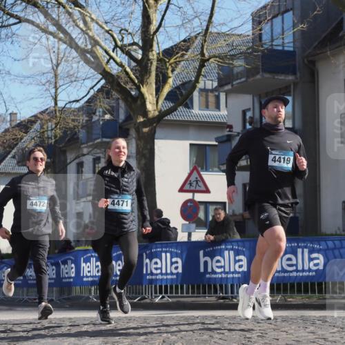 06.04.2025 - 44. Internationalen Wilhelmsburger Insellauf Luisa Fischer http://msf.ph/oto/7562127 06.04.2025 10:30:38 Ziel 4471, 4472, 4419 meine-sportfotos.de