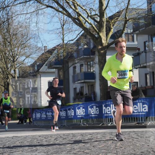 06.04.2025 - 44. Internationalen Wilhelmsburger Insellauf Luisa Fischer http://msf.ph/oto/7562187 06.04.2025 10:30:44 Ziel 4541, 3699, 3939 meine-sportfotos.de