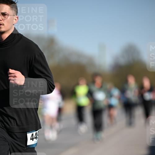 06.04.2025 - 44. Internationalen Wilhelmsburger Insellauf Dr. Thomas Lammeyer http://msf.ph/oto/7562468 06.04.2025 09:37:16 Laufen 44 meine-sportfotos.de