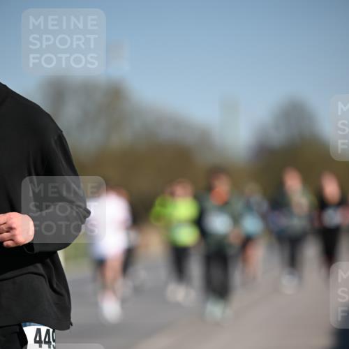06.04.2025 - 44. Internationalen Wilhelmsburger Insellauf Dr. Thomas Lammeyer http://msf.ph/oto/7562478 06.04.2025 09:37:16 Laufen 449 meine-sportfotos.de