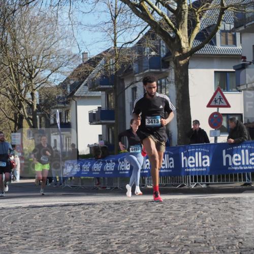 06.04.2025 - 44. Internationalen Wilhelmsburger Insellauf Luisa Fischer http://msf.ph/oto/7562647 06.04.2025 10:31:42 Ziel 4223, 4271, 3413, 3962, 4497 meine-sportfotos.de
