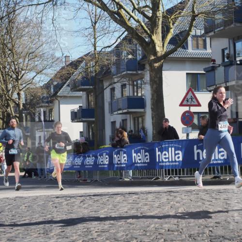 06.04.2025 - 44. Internationalen Wilhelmsburger Insellauf Luisa Fischer http://msf.ph/oto/7562668 06.04.2025 10:31:42 Ziel 4271, 4223, 3962, 4497, 34 meine-sportfotos.de
