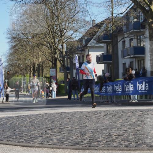 06.04.2025 - 44. Internationalen Wilhelmsburger Insellauf Luisa Fischer http://msf.ph/oto/7562830 06.04.2025 10:32:07 Ziel 4556 meine-sportfotos.de