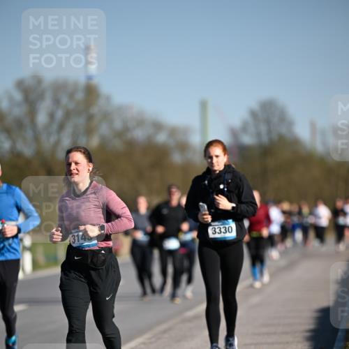 06.04.2025 - 44. Internationalen Wilhelmsburger Insellauf Dr. Thomas Lammeyer http://msf.ph/oto/7562873 06.04.2025 09:37:37 Laufen 314, 3330 meine-sportfotos.de