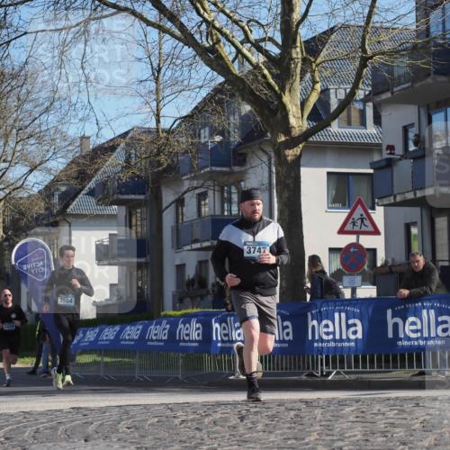 06.04.2025 - 44. Internationalen Wilhelmsburger Insellauf Luisa Fischer http://msf.ph/oto/7563133 06.04.2025 10:33:02 Ziel 3234, 3747, 3564 meine-sportfotos.de