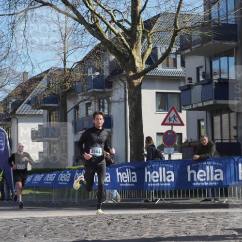 06.04.2025 - 44. Internationalen Wilhelmsburger Insellauf Luisa Fischer http://msf.ph/oto/7563153 06.04.2025 10:33:04 Ziel 3234, 3564 meine-sportfotos.de