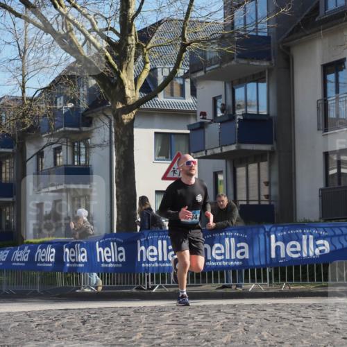 06.04.2025 - 44. Internationalen Wilhelmsburger Insellauf Luisa Fischer http://msf.ph/oto/7563192 06.04.2025 10:33:06 Ziel 34 meine-sportfotos.de
