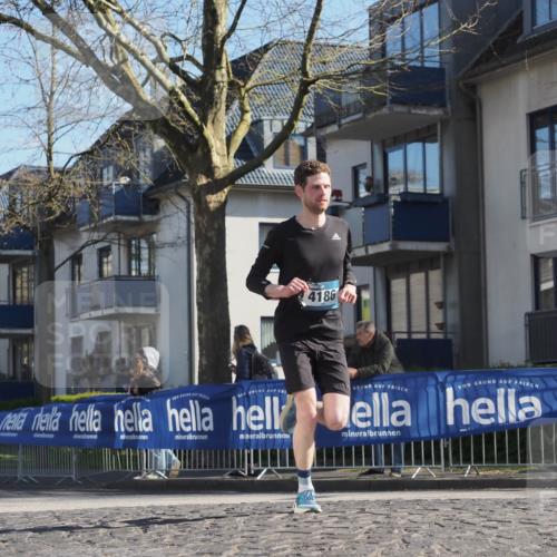 06.04.2025 - 44. Internationalen Wilhelmsburger Insellauf Luisa Fischer http://msf.ph/oto/7563243 06.04.2025 10:33:11 Ziel 4186 meine-sportfotos.de