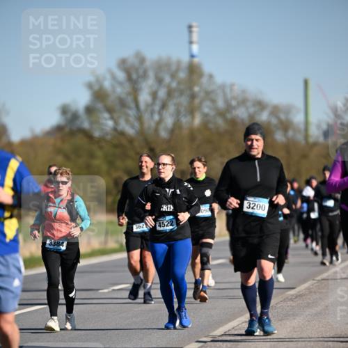 06.04.2025 - 44. Internationalen Wilhelmsburger Insellauf Dr. Thomas Lammeyer http://msf.ph/oto/7563317 06.04.2025 09:38:16 Laufen 3384, 362, 3200, 098, 4522 meine-sportfotos.de