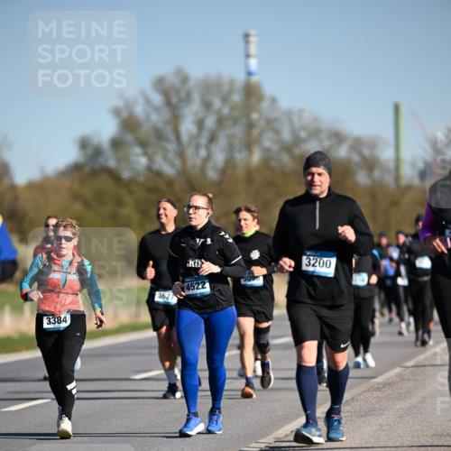 06.04.2025 - 44. Internationalen Wilhelmsburger Insellauf Dr. Thomas Lammeyer http://msf.ph/oto/7563328 06.04.2025 09:38:16 Laufen 3384, 3627, 4522, 309, 3200 meine-sportfotos.de