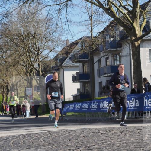 06.04.2025 - 44. Internationalen Wilhelmsburger Insellauf Luisa Fischer http://msf.ph/oto/7563354 06.04.2025 10:33:32 Ziel 4262, 3585 meine-sportfotos.de