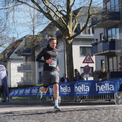 06.04.2025 - 44. Internationalen Wilhelmsburger Insellauf Luisa Fischer http://msf.ph/oto/7563386 06.04.2025 10:33:33 Ziel 4455, 262, 3585 meine-sportfotos.de