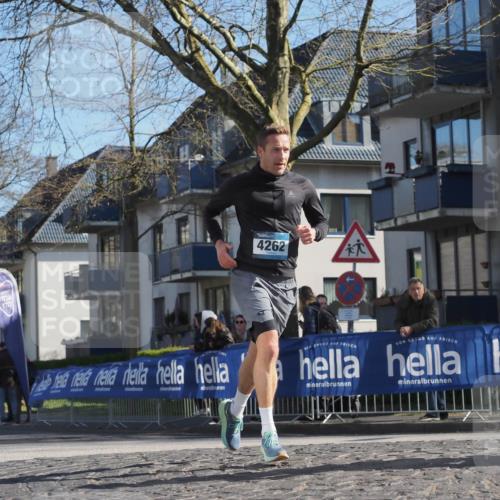 06.04.2025 - 44. Internationalen Wilhelmsburger Insellauf Luisa Fischer http://msf.ph/oto/7563392 06.04.2025 10:33:34 Ziel 4455, 4262 meine-sportfotos.de