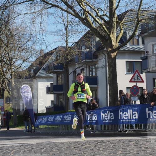 06.04.2025 - 44. Internationalen Wilhelmsburger Insellauf Luisa Fischer http://msf.ph/oto/7563413 06.04.2025 10:33:36 Ziel 3826, 3, 4455 meine-sportfotos.de