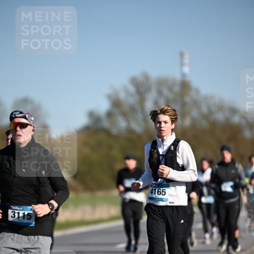 06.04.2025 - 44. Internationalen Wilhelmsburger Insellauf Dr. Thomas Lammeyer http://msf.ph/oto/7563451 06.04.2025 09:38:24 Laufen 3115, 4165 meine-sportfotos.de