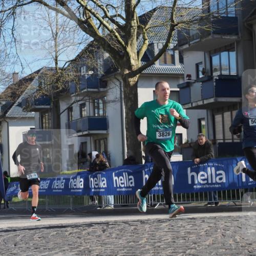 06.04.2025 - 44. Internationalen Wilhelmsburger Insellauf Luisa Fischer http://msf.ph/oto/7563465 06.04.2025 10:33:40 Ziel 3826, 5033, 3909 meine-sportfotos.de