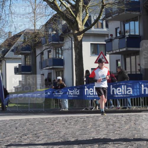 06.04.2025 - 44. Internationalen Wilhelmsburger Insellauf Luisa Fischer http://msf.ph/oto/7563840 06.04.2025 10:34:45 Ziel 449 meine-sportfotos.de