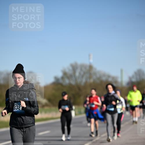 06.04.2025 - 44. Internationalen Wilhelmsburger Insellauf Dr. Thomas Lammeyer http://msf.ph/oto/7563844 06.04.2025 09:38:44 Laufen 338 meine-sportfotos.de