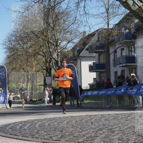 06.04.2025 - 44. Internationalen Wilhelmsburger Insellauf Luisa Fischer http://msf.ph/oto/7563854 06.04.2025 10:34:50 Ziel 3777, 4176 meine-sportfotos.de
