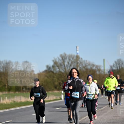 06.04.2025 - 44. Internationalen Wilhelmsburger Insellauf Dr. Thomas Lammeyer http://msf.ph/oto/7563882 06.04.2025 09:38:46 Laufen 4482, 3439, 3442 meine-sportfotos.de