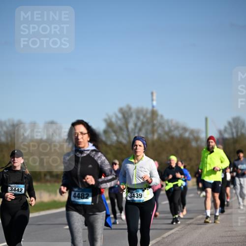 06.04.2025 - 44. Internationalen Wilhelmsburger Insellauf Dr. Thomas Lammeyer http://msf.ph/oto/7563928 06.04.2025 09:38:48 Laufen 3439, 3442, 4482 meine-sportfotos.de