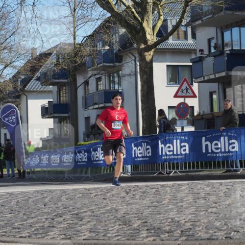 06.04.2025 - 44. Internationalen Wilhelmsburger Insellauf Luisa Fischer http://msf.ph/oto/7564002 06.04.2025 10:35:15 Ziel 3049, 3958, 111 meine-sportfotos.de