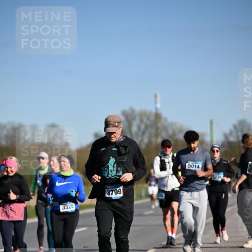 06.04.2025 - 44. Internationalen Wilhelmsburger Insellauf Dr. Thomas Lammeyer http://msf.ph/oto/7564087 06.04.2025 09:38:56 Laufen 3325, 3799, 5014, 1236 meine-sportfotos.de
