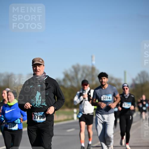 06.04.2025 - 44. Internationalen Wilhelmsburger Insellauf Dr. Thomas Lammeyer http://msf.ph/oto/7564115 06.04.2025 09:38:57 Laufen 3799, 5014, 3236 meine-sportfotos.de