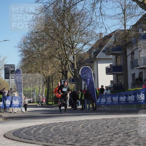 06.04.2025 - 44. Internationalen Wilhelmsburger Insellauf Luisa Fischer http://msf.ph/oto/7564160 06.04.2025 10:35:41 Ziel 4124 meine-sportfotos.de