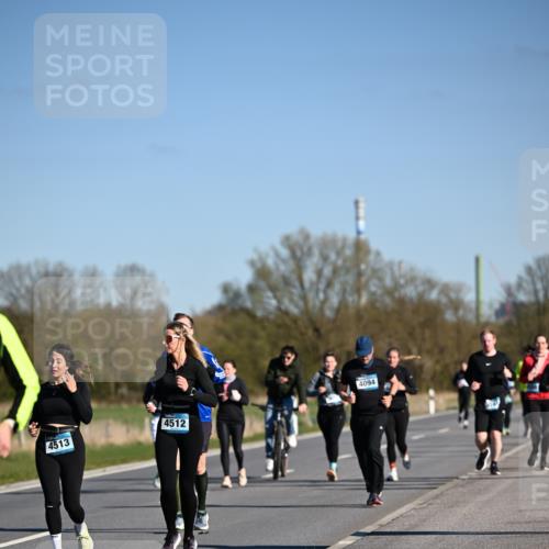 06.04.2025 - 44. Internationalen Wilhelmsburger Insellauf Dr. Thomas Lammeyer http://msf.ph/oto/7564259 06.04.2025 09:39:06 Laufen 4513, 4512, 4094 meine-sportfotos.de