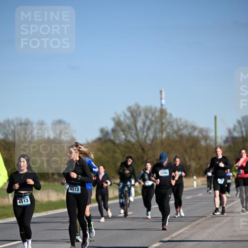 06.04.2025 - 44. Internationalen Wilhelmsburger Insellauf Dr. Thomas Lammeyer http://msf.ph/oto/7564266 06.04.2025 09:39:06 Laufen 4513, 4512, 4094 meine-sportfotos.de