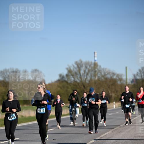 06.04.2025 - 44. Internationalen Wilhelmsburger Insellauf Dr. Thomas Lammeyer http://msf.ph/oto/7564274 06.04.2025 09:39:06 Laufen 4513, 4512, 4094 meine-sportfotos.de
