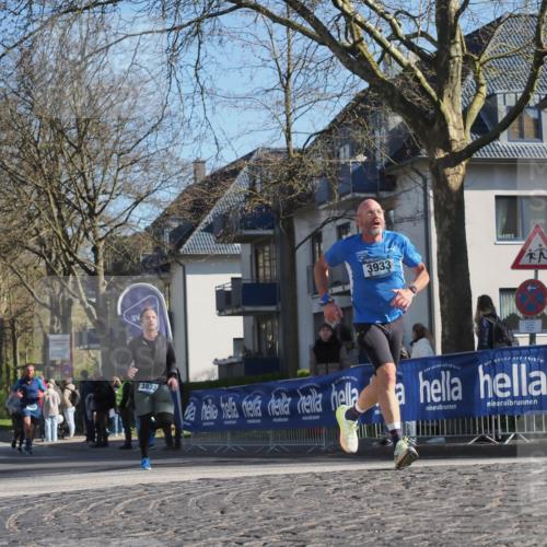 06.04.2025 - 44. Internationalen Wilhelmsburger Insellauf Luisa Fischer http://msf.ph/oto/7564281 06.04.2025 10:35:53 Ziel 3933, 3832 meine-sportfotos.de